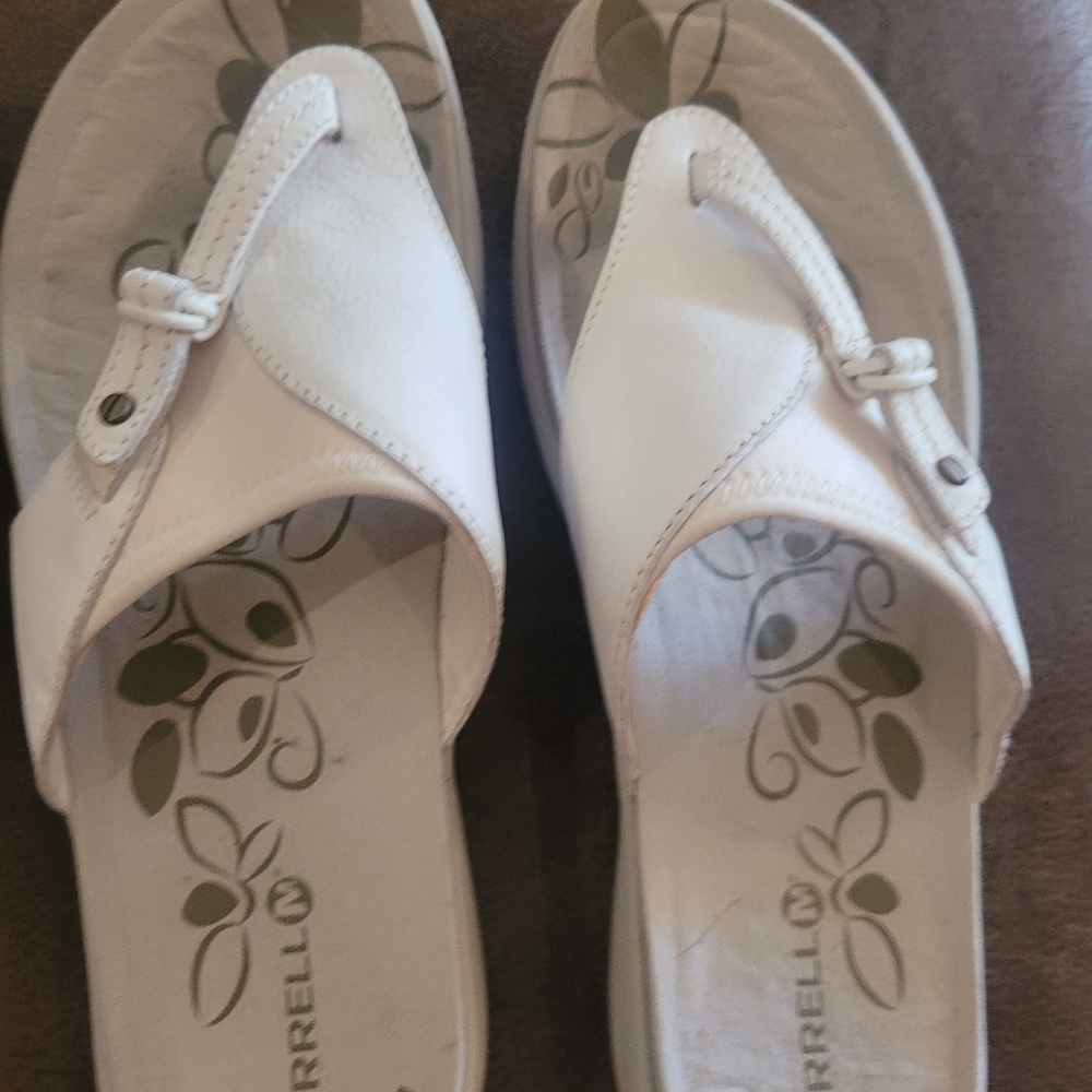 Merrell Sandals! - Picture 4 of 4